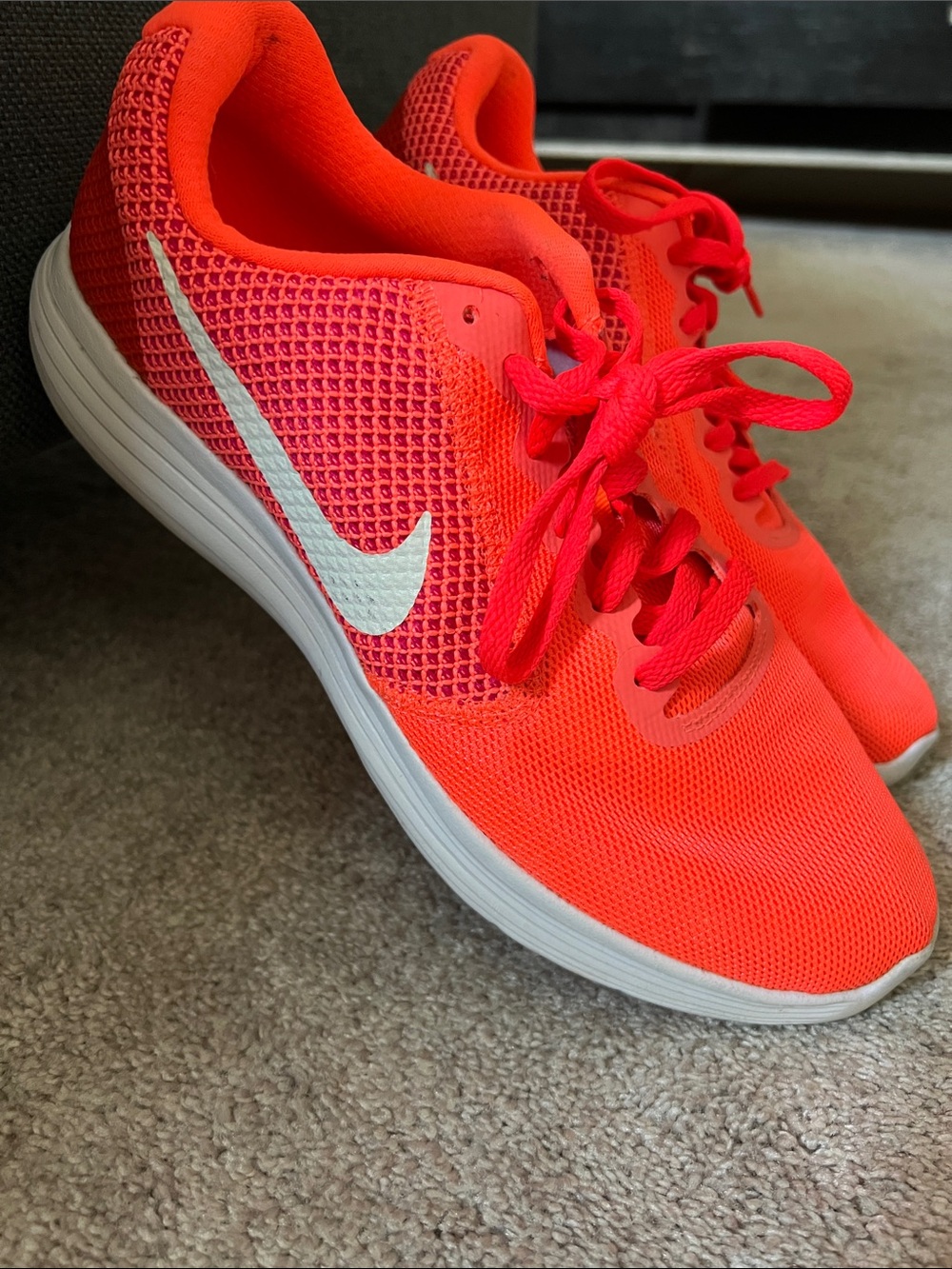 Women’s Nike sneakers. Size 10
